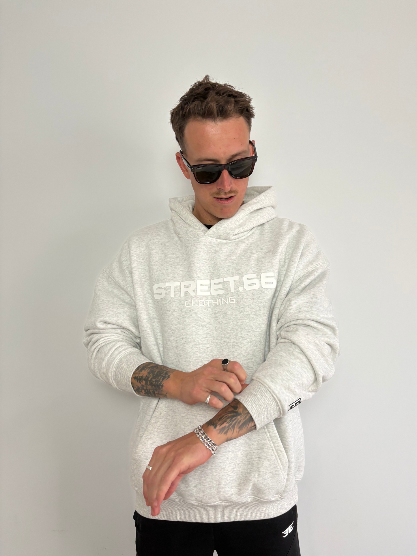 S66 ESSENTIAL HOODIE - GREY