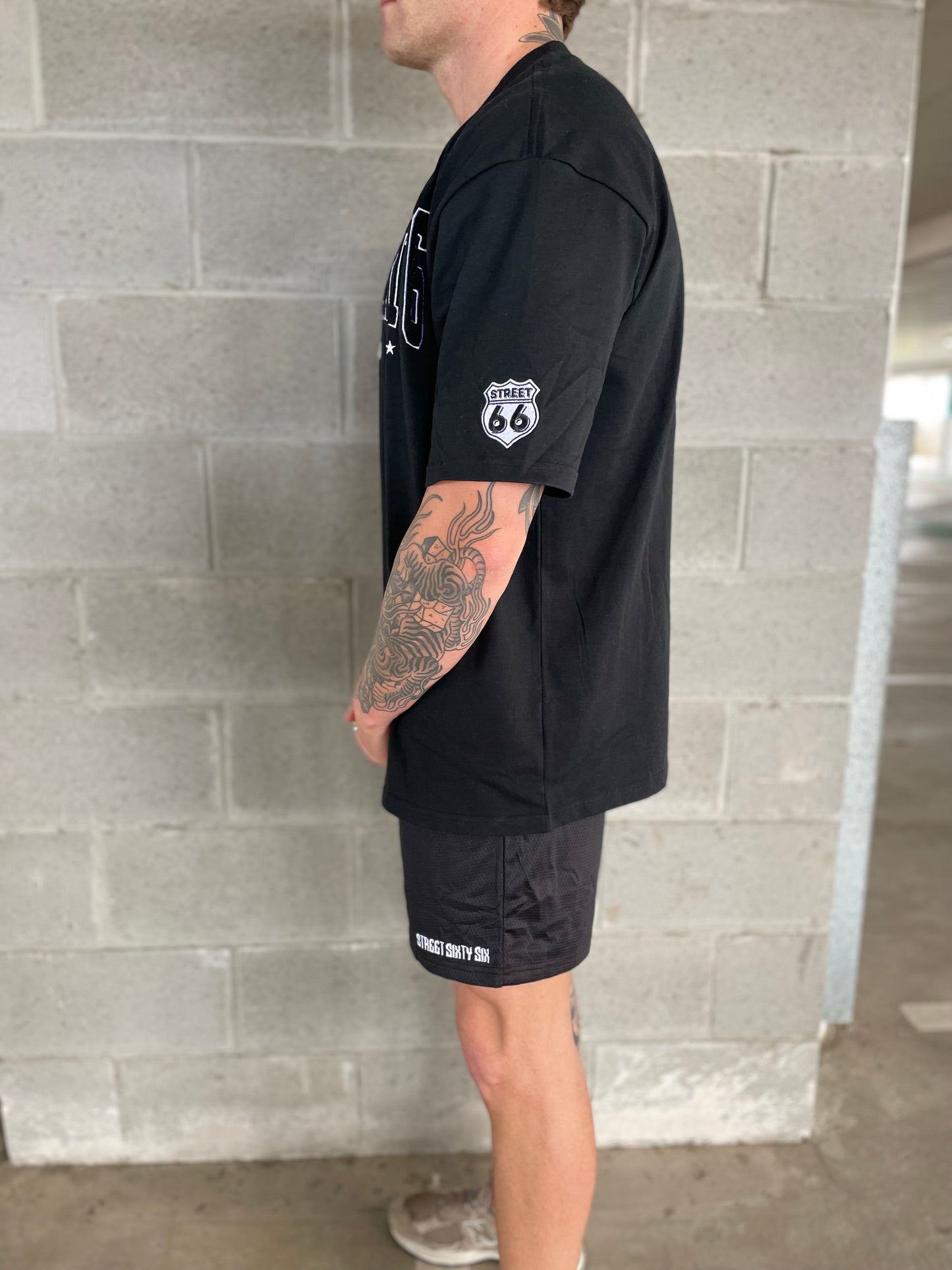 SS6 STAPLE MESH SHORT - BLACK