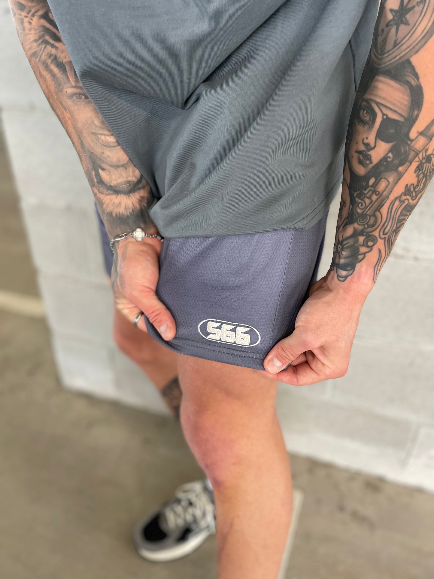 SS6 STAPLE MESH SHORT - CHARCOAL