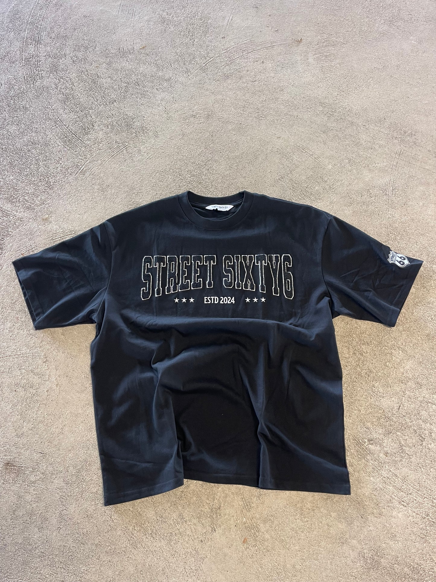 SS6 SIGNATURE TEE - BLACK