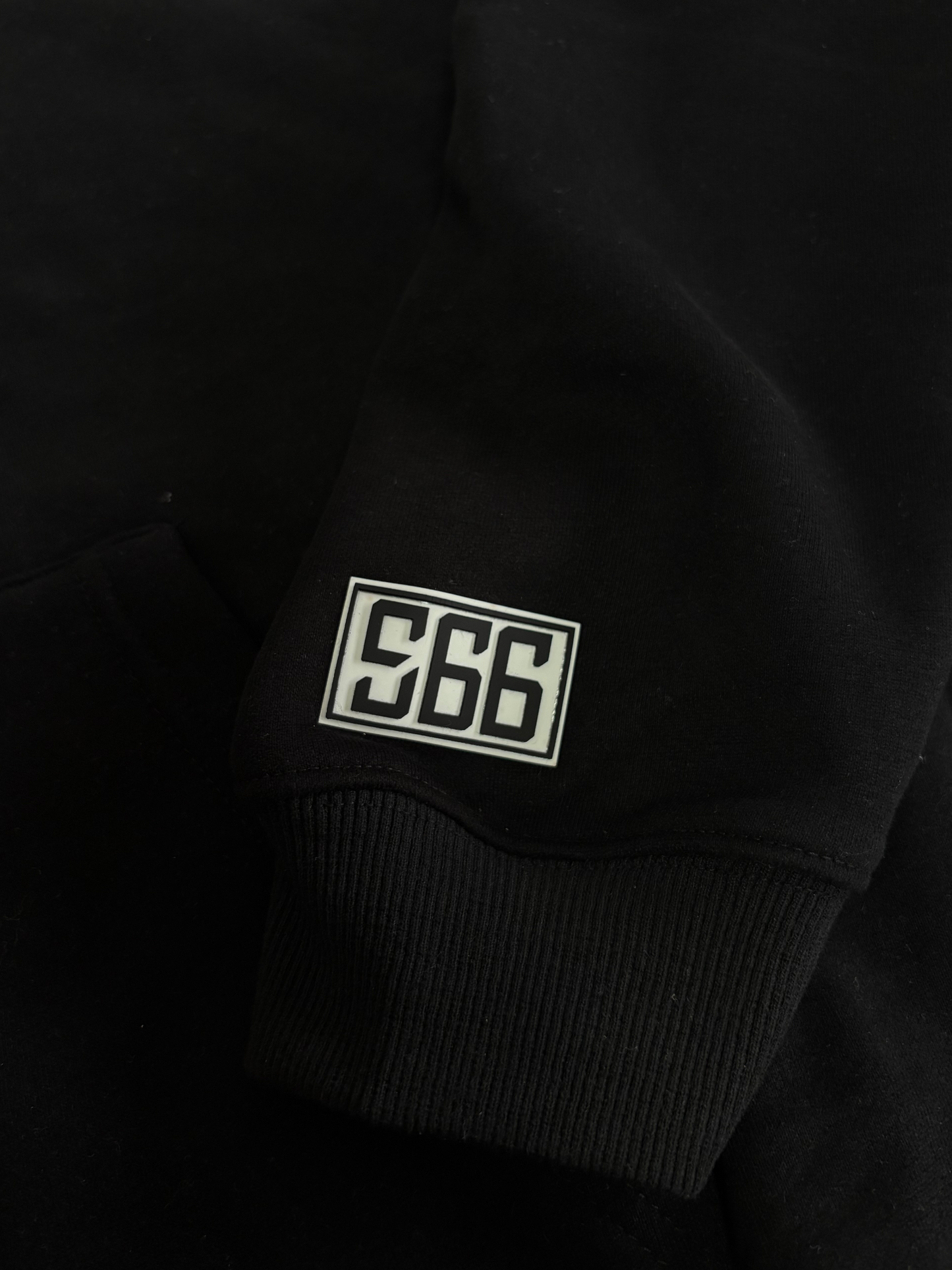 S66 ESSENTIAL HOODIE - BLACK