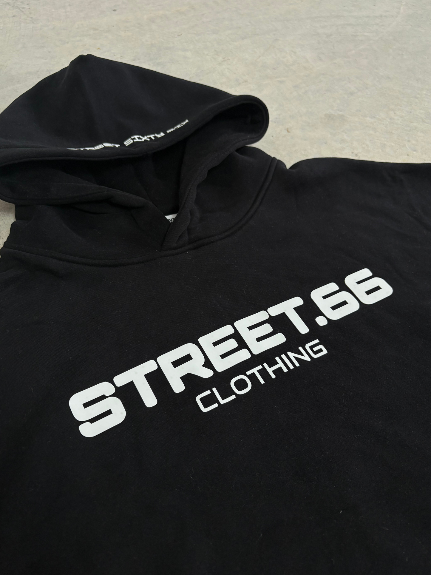 S66 ESSENTIAL HOODIE - BLACK